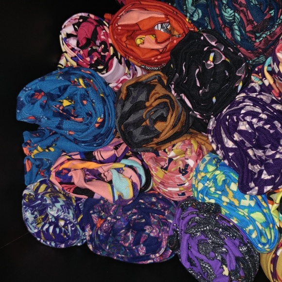 (2)Pair Lularoe One size (2-10) leggings bundle - Picture 4 of 8